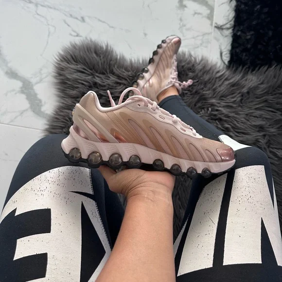 Nike Air Max DN8 - Picture 2 of 10